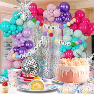 Kit fête d'anniversaire thème musique avec ballons, boules disco et vaisselle décorative