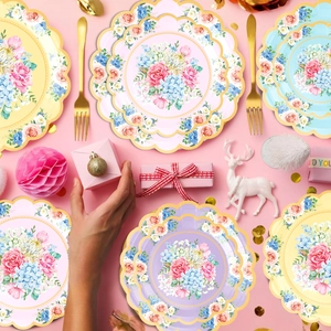 Assiettes jetables fleuries avec bords dorés pour décoration de fête printanière