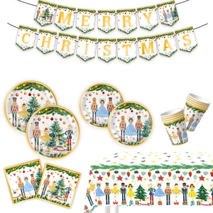 Detailansicht der Nussknacker Weihnachtsgeschirr-Set mit Tellern und Banner
