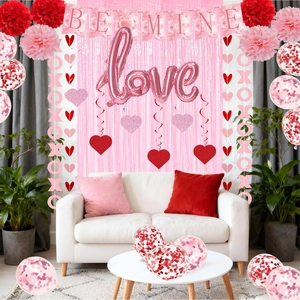 Λεπτομέρεια banner Be Mine και μπαλόνια καρδιά για σετ διακόσμησης Αγίου Βαλεντίνου