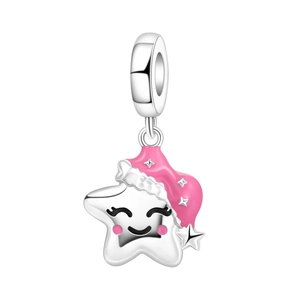 Abalorio de estrella en plata pulida con gorro navideño rosa y cara sonriente para pulseras