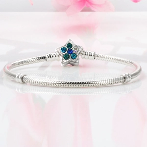 Bracciale a catena serpente in argento con chiusura a stella e strass colorati vivaci