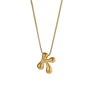 Collana a catena box in oro lucido con dettaglio pendente a lettera K stile liquido