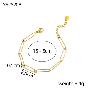 Detail view of golden paperclip chain bracelet with dimensions 15+5cm and lobster clasp