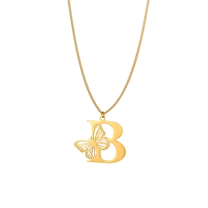 Elegante collana dorata con ciondolo lettera B e farfalla con ali traforate fini