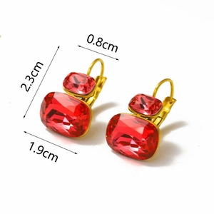 Pendientes de titanio chapados en oro 14K con circonitas cuadradas en colores caramelo