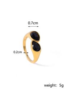 Spécifications de taille pour bague dorée avec deux pierres noires en forme de larme
