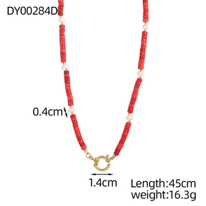 Collana retrò con perline di resina rossa e perle bianche con chiusura a molla dorata