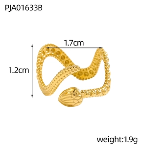 Detailansicht goldener Schlangenring mit Maßen von 1,7cm Breite und 1,9g Gewicht