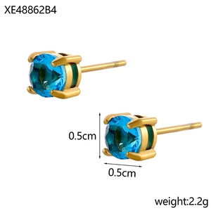 Détails des boucles d'oreilles en pierre bleue de 0,5 cm avec serti à 4 griffes et poids 2,2g