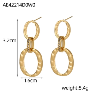 Detailed size map of gold hammered triple-link drop earrings with dimensions and weight