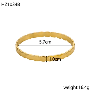 Bracciale rigido dorato punk regolabile con motivo a squame, dimensioni 5,7 cm per 1,0 cm