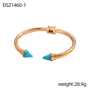 Bracciale rigido regolabile oro rosa con pietre turchesi a triangolo e chiusura a cerniera