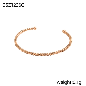 Minimalistisches stapelbares Perlen-Armband in polierter Roségold-Optik