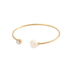 Dettaglio del bracciale rigido dorato regolabile con perla bianca grande e perla di cristallo