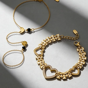 18k gold plated stainless steel heart chain bracelet set with zircon and black bead