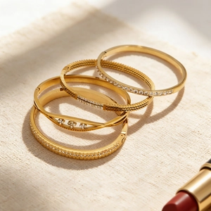 18k vergulde roestvrijstalen armbanden set met zirkonia bloemen en zijdelingse sluiting