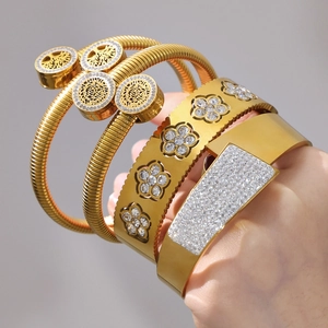 Set di bracciali in acciaio placcato oro 18k con zirconi e motivi albero della vita