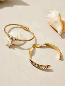 Détails des bracelets en acier inoxydable plaqué or 18 carats avec étoiles en zircon 5A