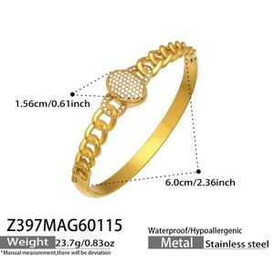 Vue détaillée du jonc plaqué or 18k, diamètre intérieur 6,0 cm et incrustation de zircon
