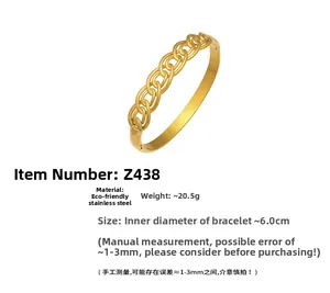 Vue détaillée du bracelet en acier inoxydable plaqué or 18k avec diamètre interne 6,0 cm