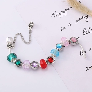 Buntes DIY-Perlenarmband im Pandora-Stil mit Love Is Forever Gravur-Anhänger