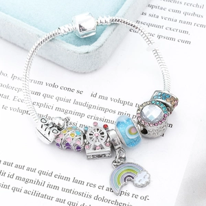 Bracciale con ciondoli arcobaleno da donna con ruota panoramica rosa e cuori smaltati