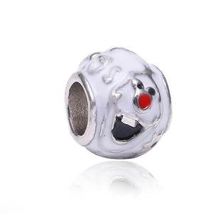 Détail d'une breloque en émail style Elmo avec gravure S925 pour bracelets DIY