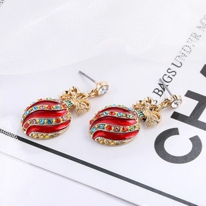 Orecchini di Natale con sfere in smalto rosso e strass scintillanti per le festività