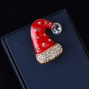 Détails de la broche bonnet de Noël en émail rouge avec étoiles dorées et cristaux brillants