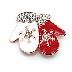 Broche de mitaines de Noël mignonne avec émail rouge et strass flocons scintillants