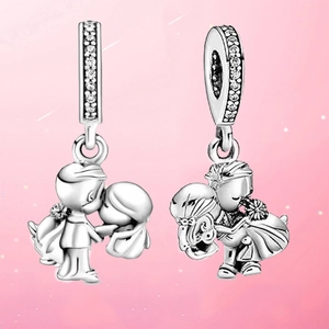 Zweiteiliges Set antiker silberner Hochzeitsanhänger mit Braut und Bräutigam für Armbänder