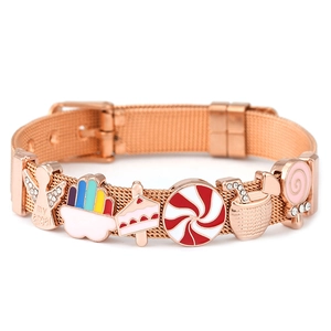 Roségoldenes Edelstahl-Mesh-Armband mit bunten Emaille-Anhängern und Gürtelschnalle