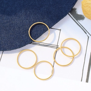 Set di Anelli in Acciaio al Titanio Minimalista per Uomo Donna Placcato Oro 18K Fedina Semplice Geometrica Gioielli Regalo