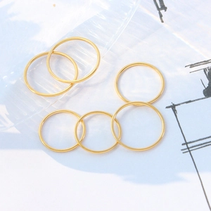 Set di sei anelli minimalisti placcati in oro 18 carati in acciaio inossidabile