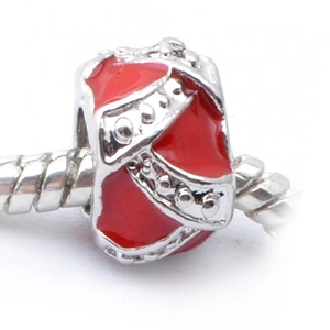 Cuenta de aleación DIY con esmalte rojo en una pulsera de cadena de serpiente plateada