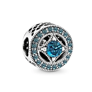 Charm perle œil grec céleste en argent avec cristal bleu et pavé de pierres brillantes