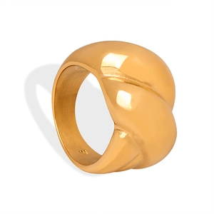 Vintage gold twisted croissant ring in stainless steel with polished mirror finish