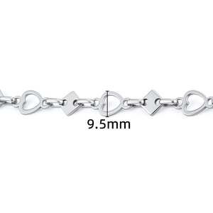 Dettaglio della catena con maglie a cuore e rombo da 9,5 mm in acciaio inossidabile