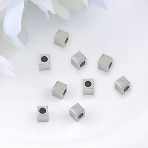 Cuentas Espaciadoras de Cubo Pulidas de Acero Inoxidable para Joyería DIY Pulsera Accesorio Pequeñas Cuentas Cuadradas Cuentas Lisas