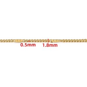 Vue macro détaillée d'une chaîne de bijoux DIY en acier doré de 0.5mm et 1.8mm