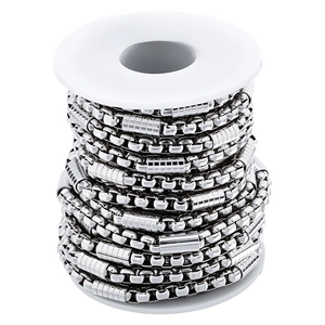 Chaîne à billes et cylindres en acier inoxydable argenté sur rouleau pour création de bijoux