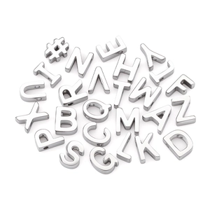 Pendentifs alphabet en acier poli avec trous horizontaux pour création de bijoux DIY