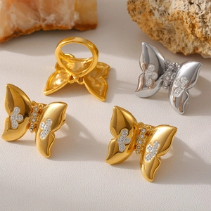 Chic stainless steel butterfly rings with sparkling rhinestones in gold and silver finish