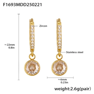 Σκουλαρίκια κρίκοι από ανοξείδωτο ατσάλι 18k με στρογγυλά μενταγιόν από ζιρκόνιο