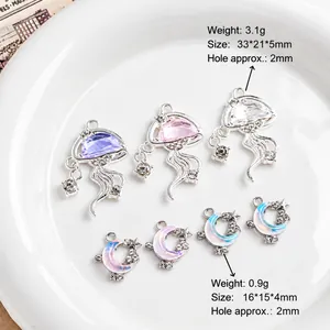 Pendentifs bijoux DIY en forme de méduse et lune irisée sertis de zircons