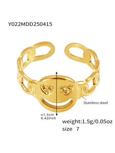 Macro di anello in acciaio inossidabile placcato oro 18k con design a cuore felice
