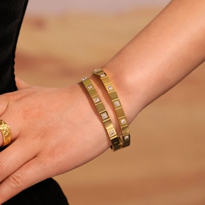 Luxury Stainless Steel Zirconia Inlaid Bangle For Women 18K Gold Plated Geometric Square Grooved Hinge Cuff Bracelet Jewelry