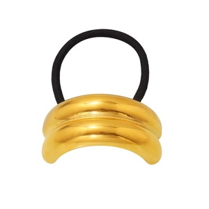 Élastique à cheveux avec accents dorés métalliques incurvés minimalistes sur fond blanc