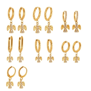 Set aus 18k vergoldeten Schmetterlings- und Engelsohrringen mit funkelnden Zirkonia-Steinen